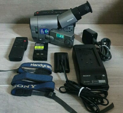 Sony Video 8 Handycam CCD-TRV11E Camcorder Video Camera