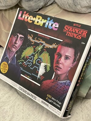 New Lite Brite Stranger Things 664 Pieces 12 HD Designs New Distressed Box