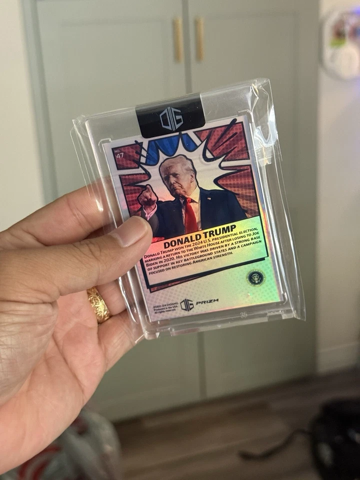 Tarjeta coleccionable DIG Presidencial Donruss Panini Donald Trump 2024 personalizada My House Foto 4 de 4