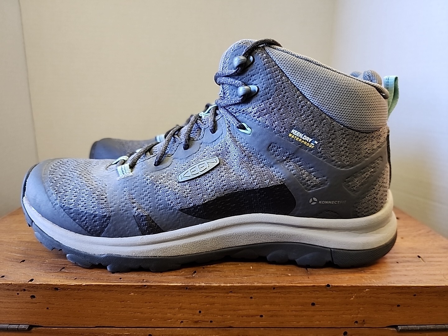 Stivali da trekking Keen Terradora II Mid impermeabili da donna taglia 9 grigio acqua