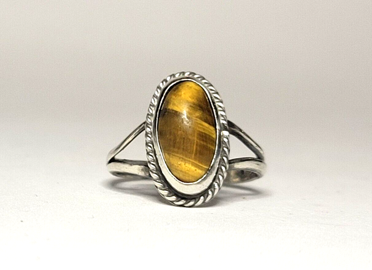 Sterling Silver (.925) Vintage Split Shank Oval Tiger Eye Ring