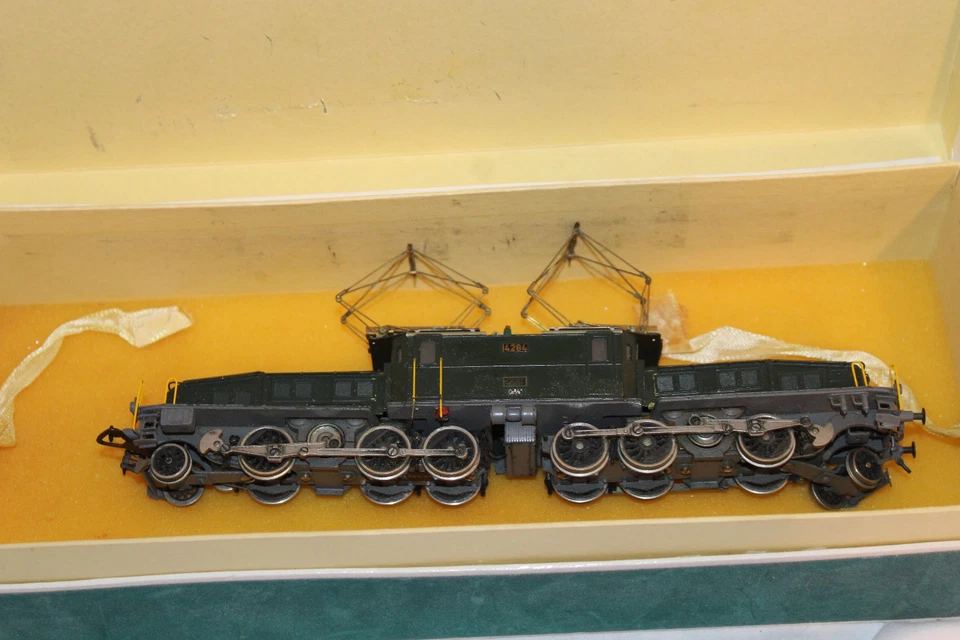 Latón HO - Swiss Fulgurex - Motor cocodrilo 1-C+C-1 Ae 6/8 - # 14284 Foto 4 de 4