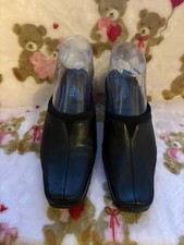 Cute Black Aerosoles Women's Leather Slip On Clogs Size 7, GUC