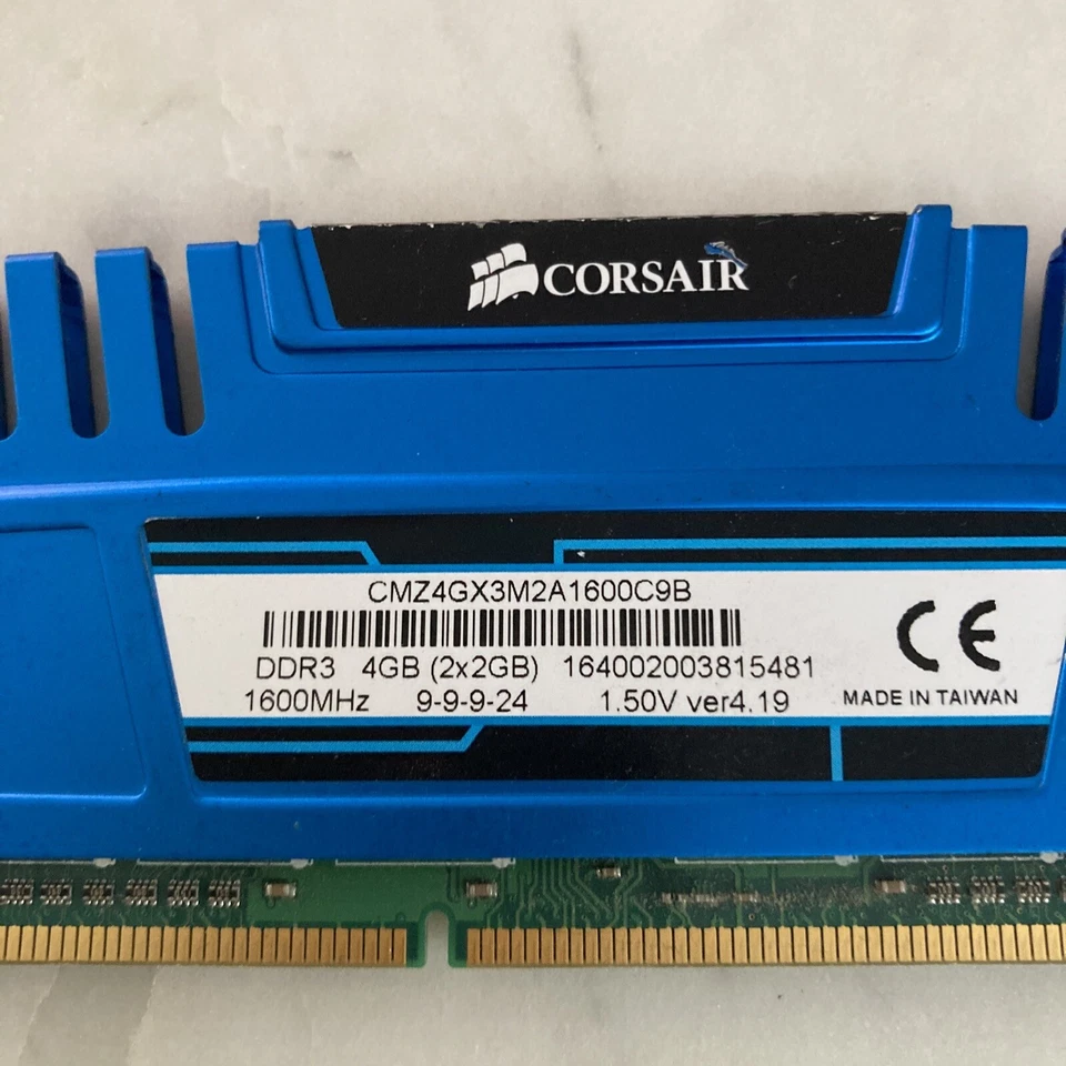 Corsair Vengeance RAM Memory Stick 2GB 1600MHz DDR3 CMZ4GX3M2A1600C9B - Image 2 of 3