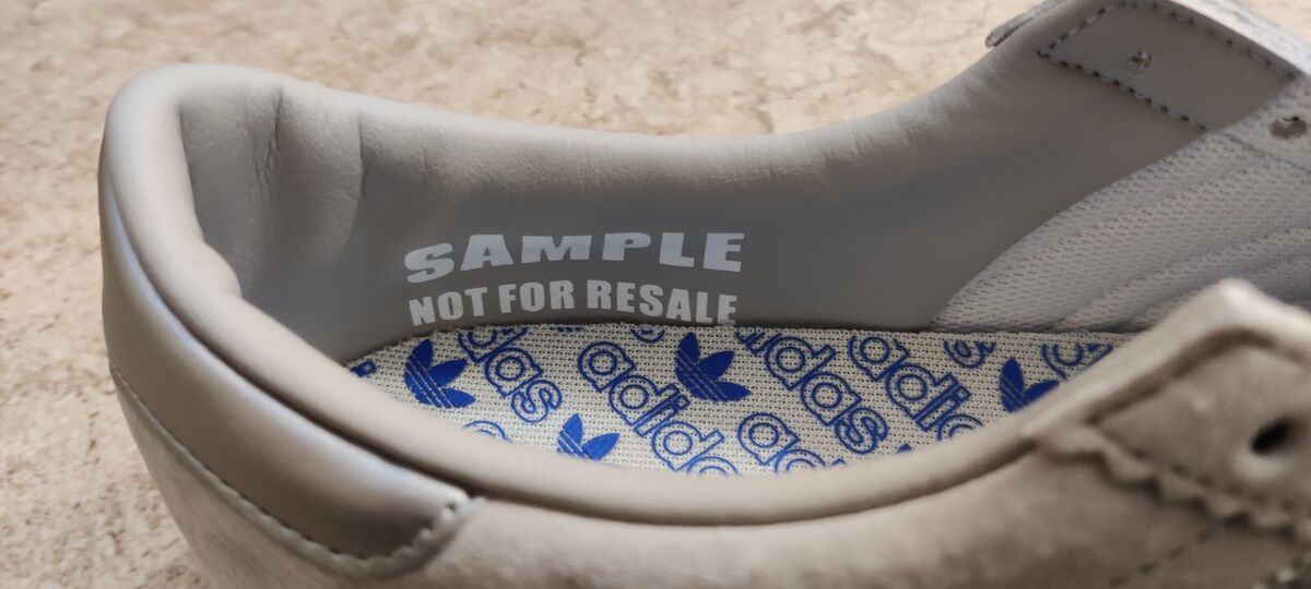 ADIDAS SAMPLE SILVER SIZE ? CITY SÉRIES TAILLE UK 8 1/2 EUR ADIDAS SAMPLE SILVER SIZE ? CITY SÉRIES TAILLE UK 8 1/2 EUR