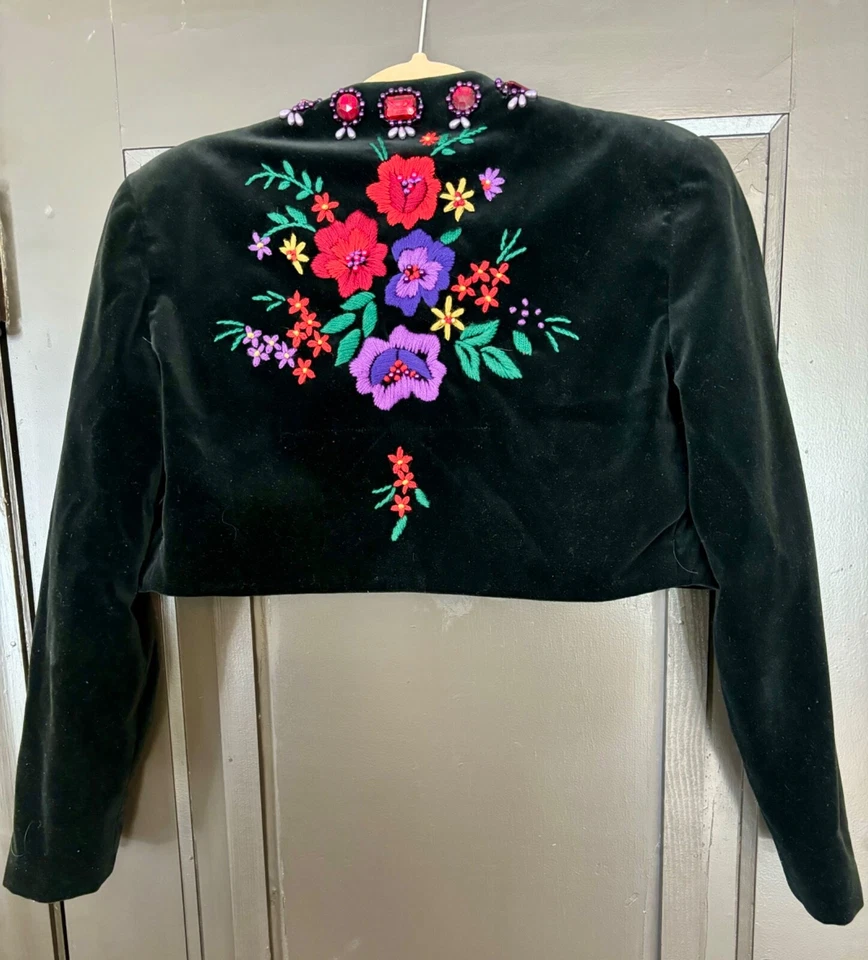 Traje Byblos para mujer talla 4 Foto 2 de 4