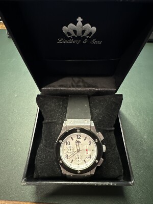 Klassische Herrenuhr mit schwarzem Armband silbernem Zifferblatt