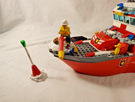 LEGO City: Fire Boat  (7207) - 100% Complete (2010) [no box]