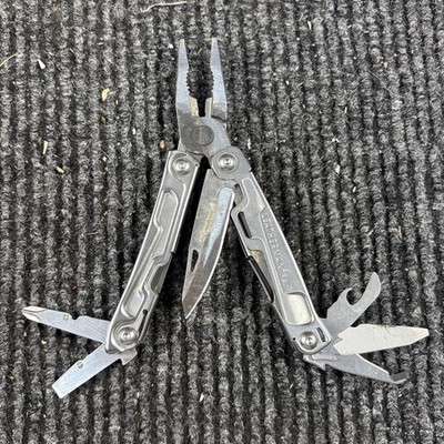 Leatherman Rev 3.8'' Multi-Tool, Stainless! USED (054)