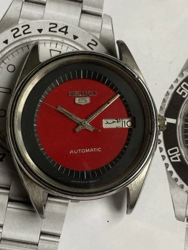 Vintage Seiko (5) 6309-8900 Automatic Day/Date Red & Black Dial Japan Made Watch