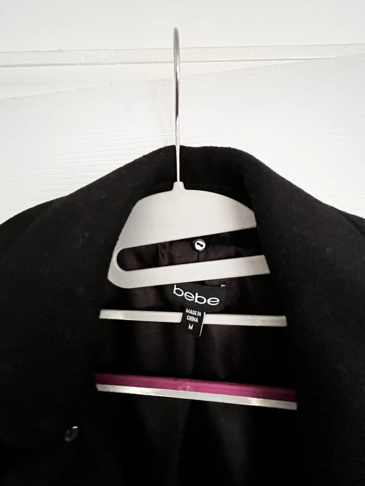 Casaco longo bainha de pele Bebe tamanho médio estilo número 502X51010026 - Imagem 3 de 4