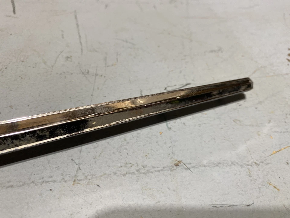 Mercury Cyclone 1967/Montego emblema de rejilla de cabezal delantero OEM C7MB-8B362 Foto 4 de 4