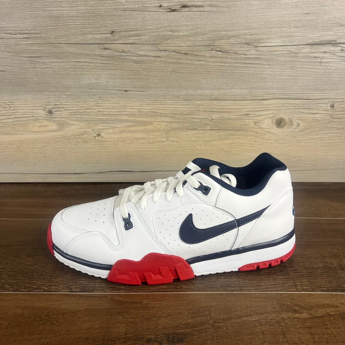 Nike Cross Trainer Low Gym Red Obsidian Mens Size 9.5 White Nike Cross Trainer Low Gym Red Obsidian Mens Size 9.5 White