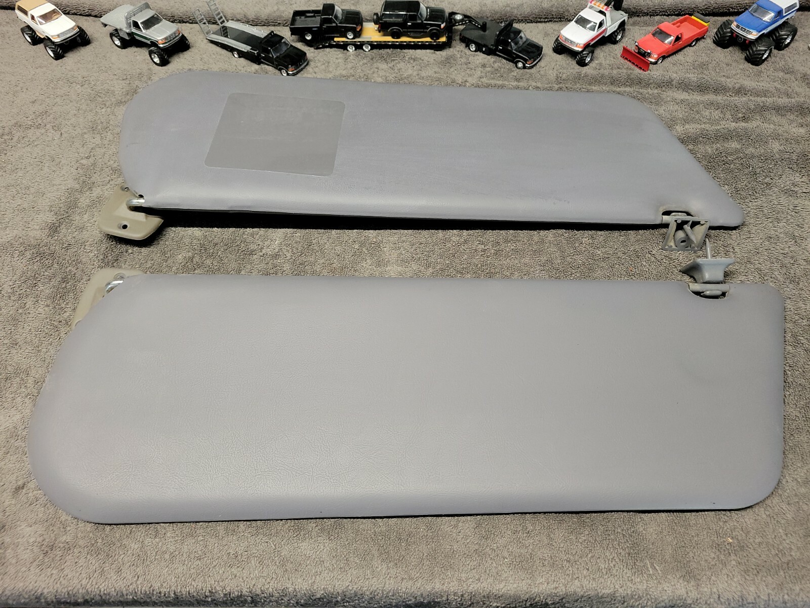 19941997 Ford F150 F250 F350 Bronco Vinyl Opal Grey Sun Visors Pair eBay