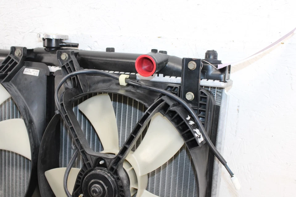 Ventilador/radiador aire acondicionado Mazda MX-5 Miata 1999-2000 OEM JQ35 Foto 2 de 4