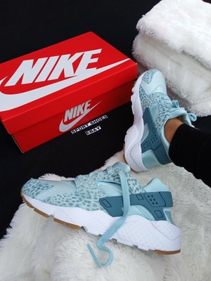 wmns nike huarache run