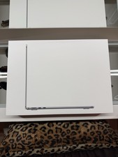 Apple MacBook Air 13-inch 2024 Silver M3 Chip,8-core CPU and 8-core GPU 256GB