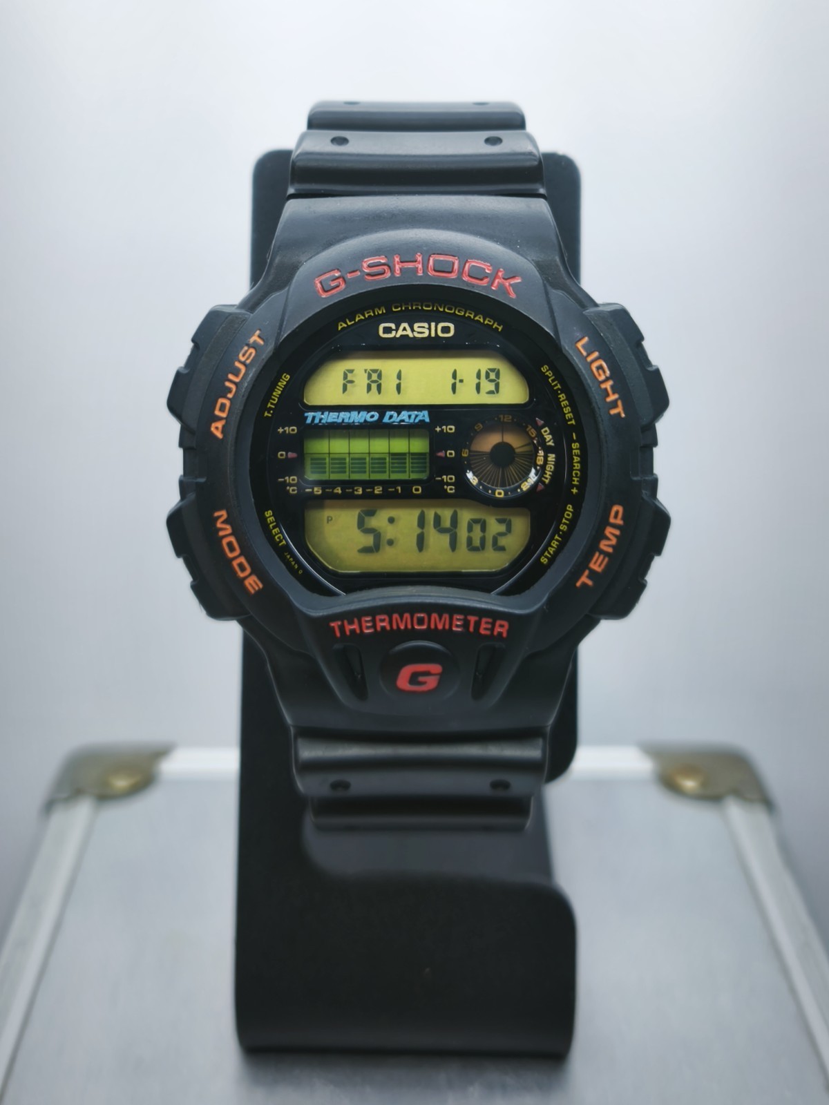 Vintage Casio G Shock DW-6100GJ-1 THERMODATA Black Dial 984 Mod (1990s) RARE !
