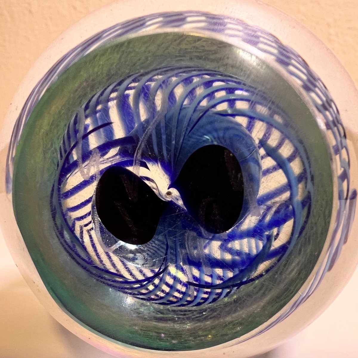Vintage signed Robert eickholt glass paperweight blue Ribbon Swirl