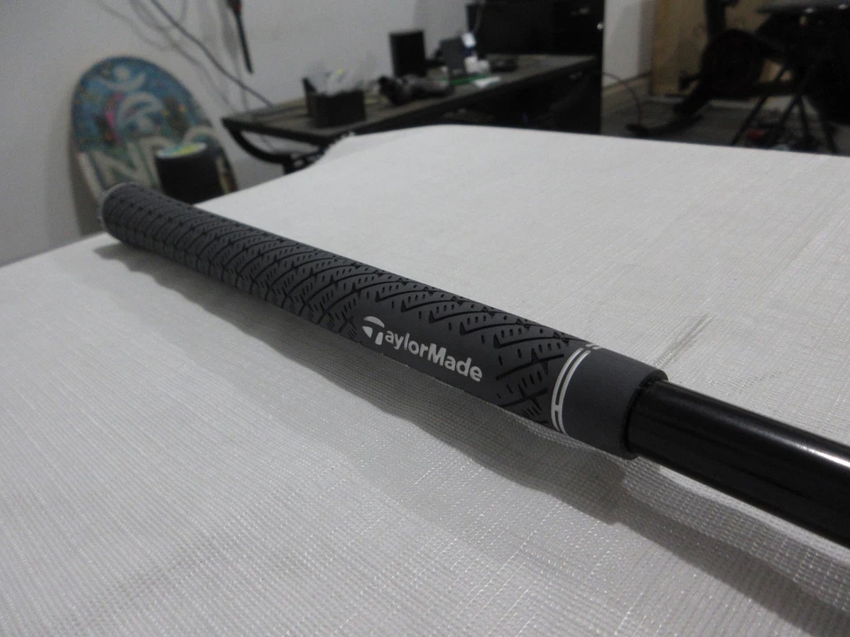 TaylorMade P790 23  4-iron - 21* - MMT 65 Regular Flex Graphite - NEW - Image 3 of 4