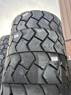 #ad 1750x200x567 Trelleborg Brawler Solid Molded Mounted OTR Tire $500.00