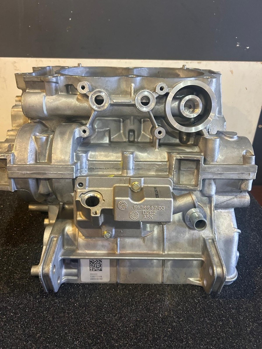 POLARIS OEM CRANKCASE CASES ENGINE 1205772 2207375 2206215 RZR
