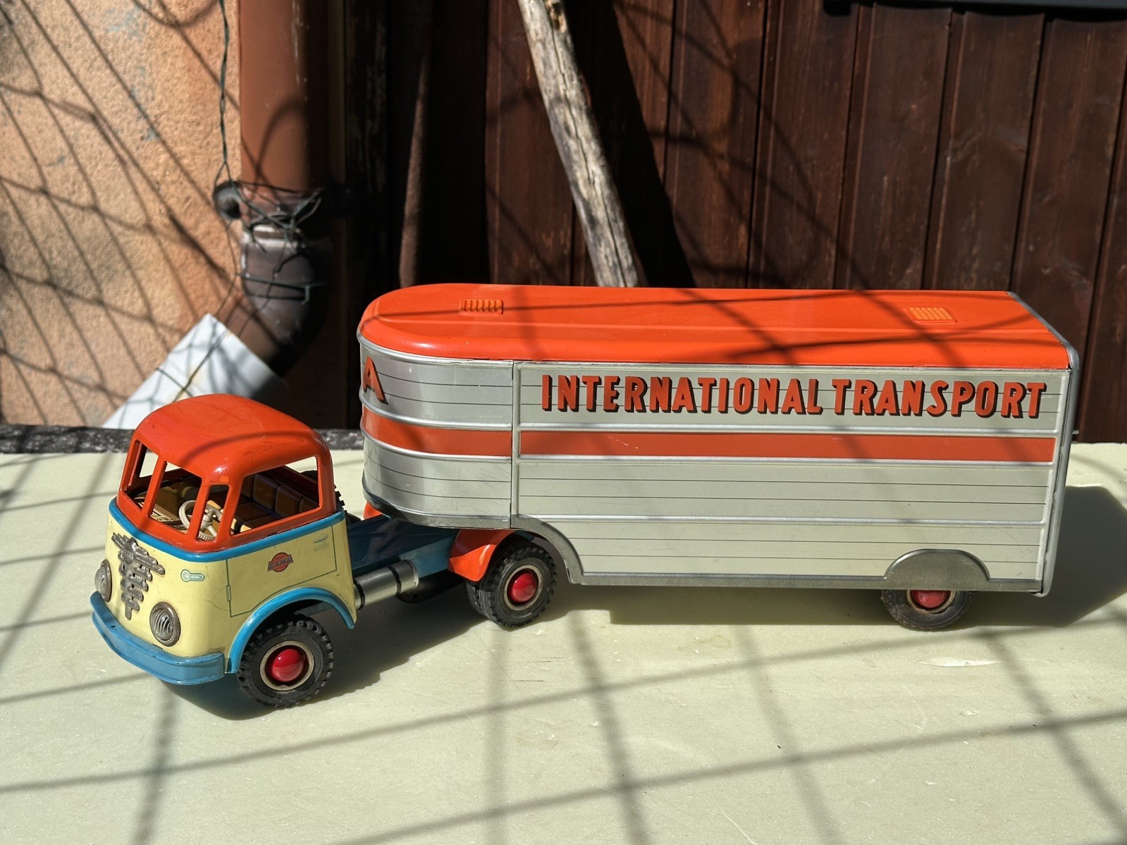 Gama - Bussing Autotransporter