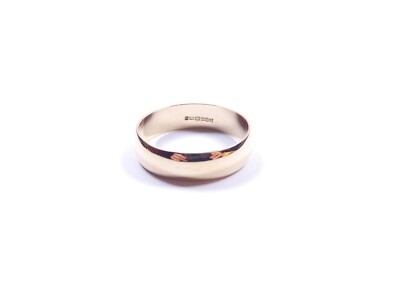 Yellow gold wedding ring band 9 carat gold size V