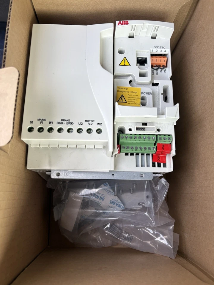 ACS355- 03U - 23A1 - 4,AC Drive, IP20 / UL Open type, R700, 15hp - Image 4 of 4