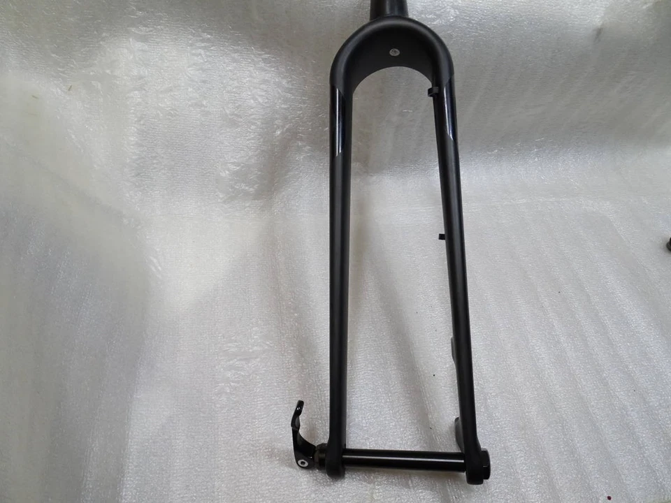 3T LUTEUS 2 TEAM STEALTH Gravel Cross fork 15x100 700C Brand new - Image 3 of 4