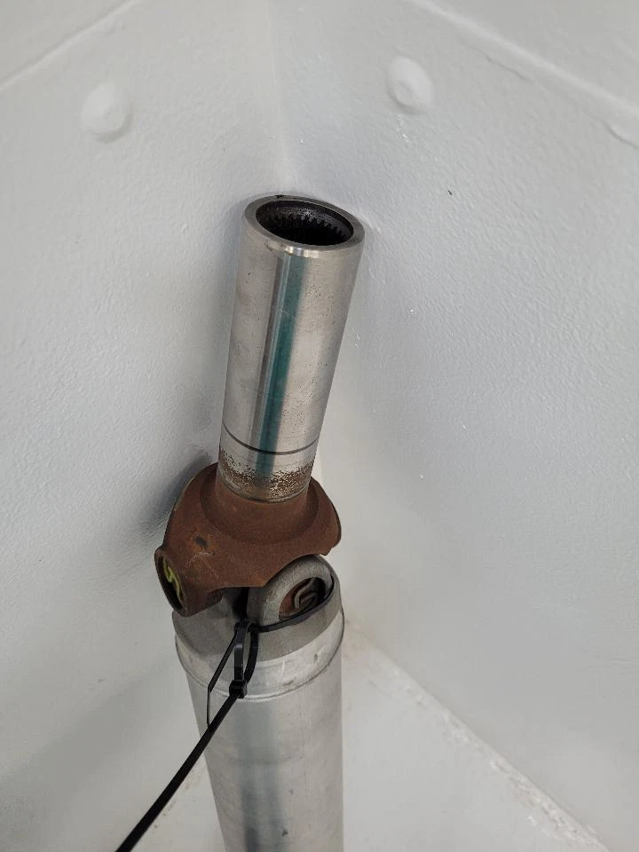 2021 2022 2023 2024 2025 CHEVROLET  TAHOE Rear Drive Shaft 4WD  - Image 4 of 4