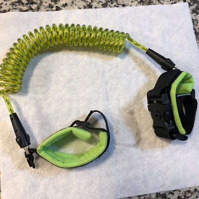 Toddler Walking Leash- Child Anti Lost Wrist Link - Child Safety