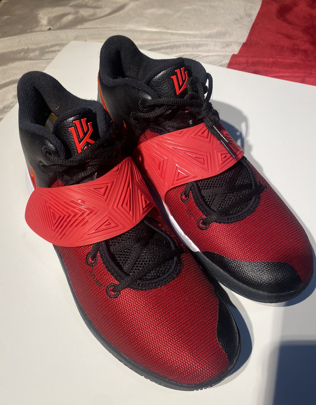 kyrie irving flytrap 3