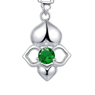 Silber Anhänger ''Emerald Cross fashioned with 4 Hearts'' & seine Kette - ca. von Fr