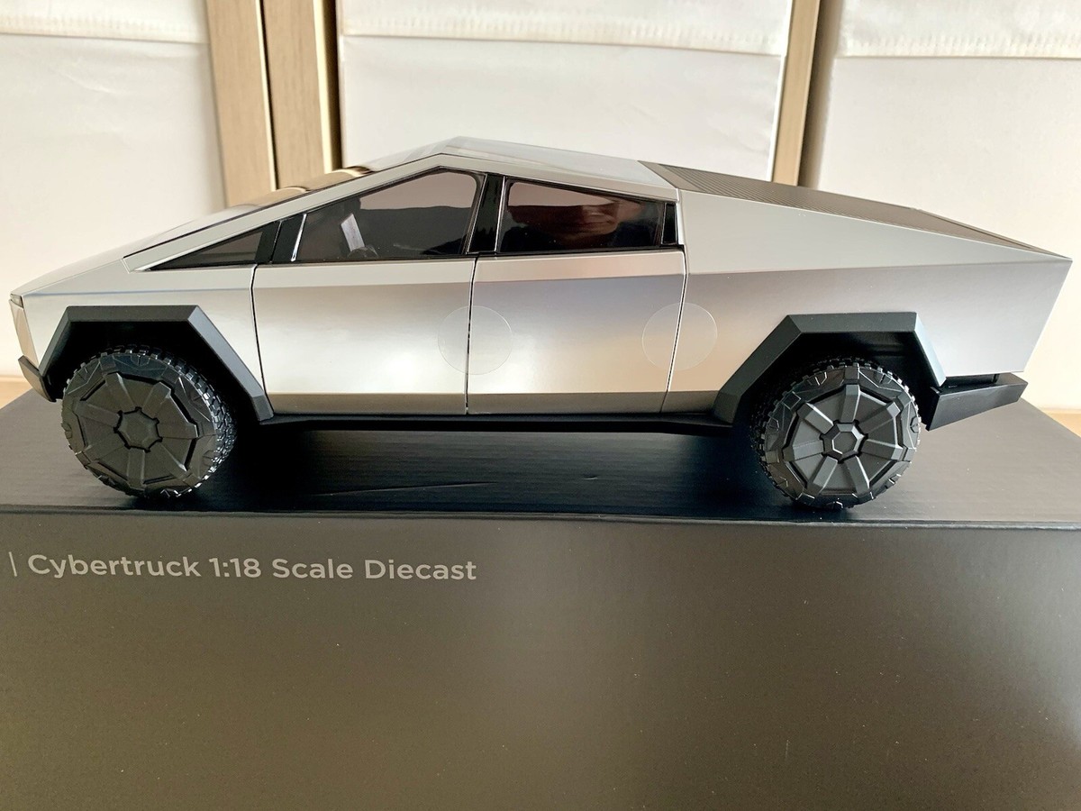 AUTHENTIC TESLA CYBERTRUCK DIECAST 1:18 RARE HOT WHEELS