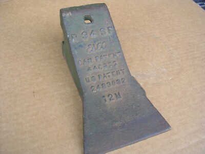 Nice Used Genuine Esco R 34 SF ( R34SF ) Bucket Cutting Tooth Teeth 