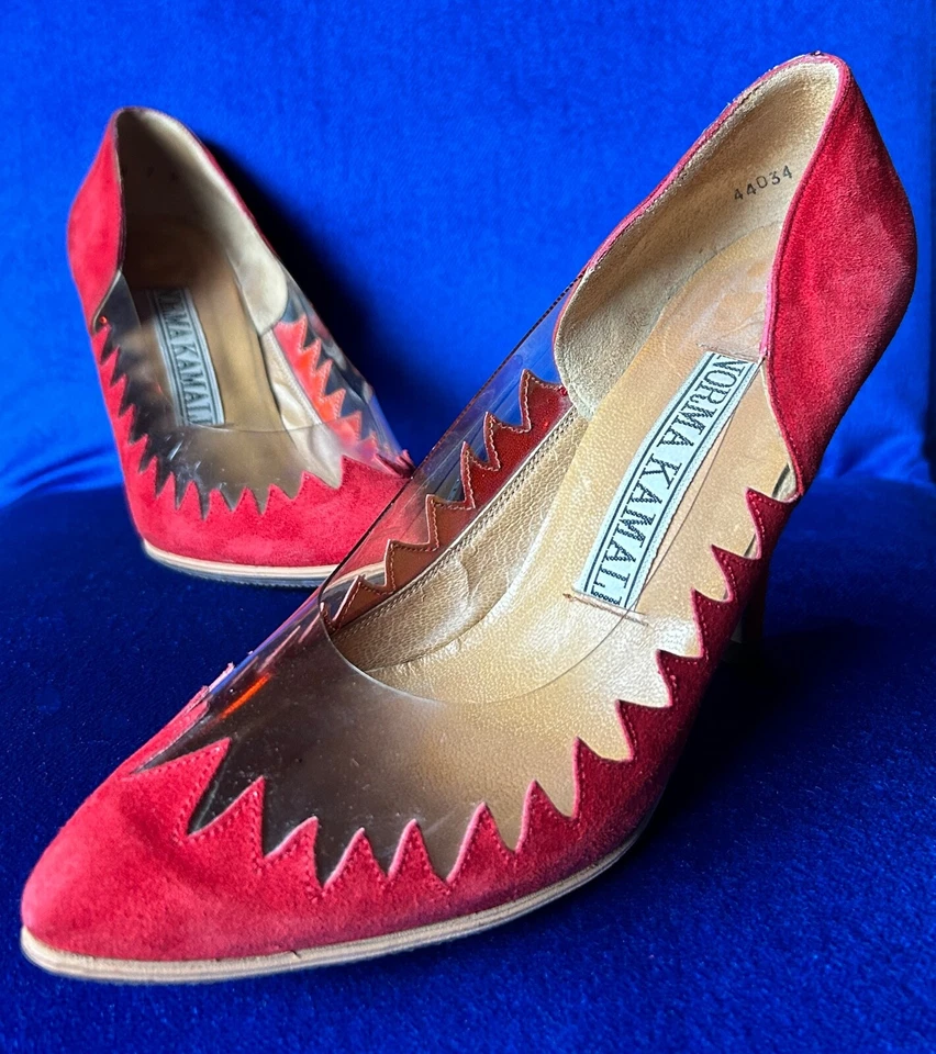 BOMBAS VINTAGE AÑOS 80 NORMA KAMALI SEXY STILETTO 'LICKED-BY-FLAME' GAMUZA ROJA 7M Foto 3 de 4