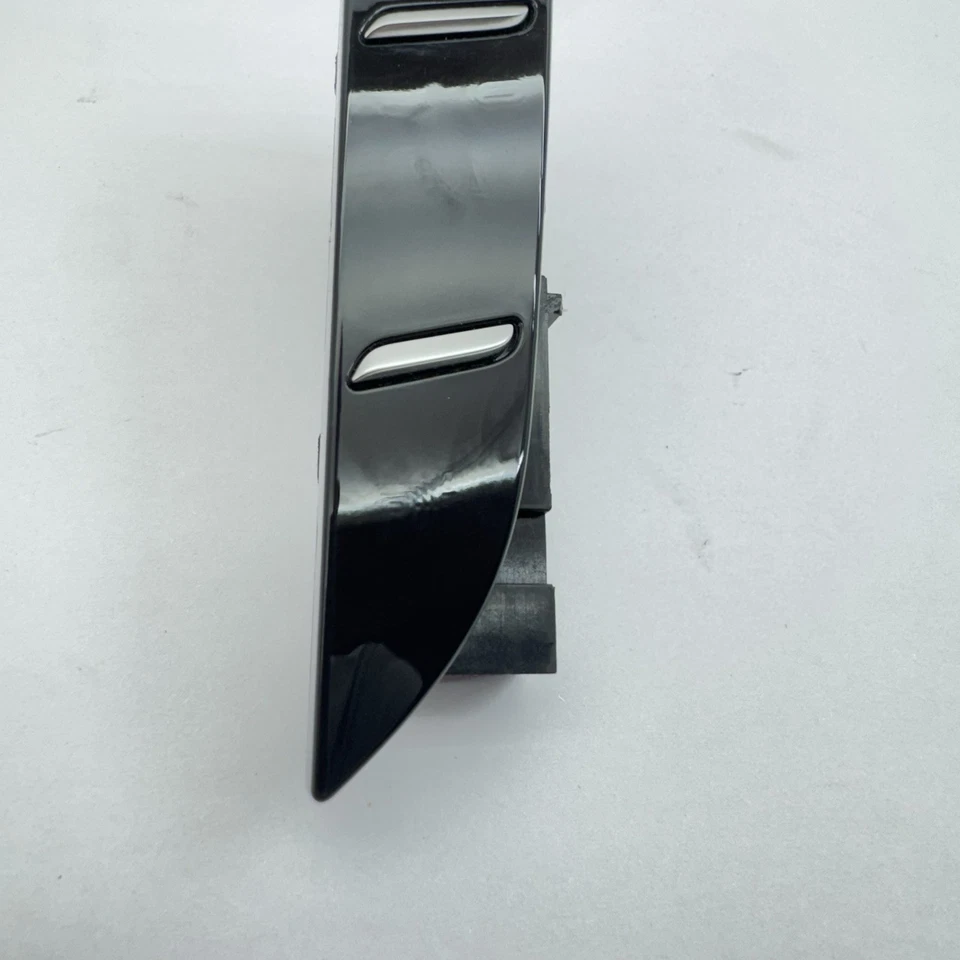 Interruptor de liberación de puerta Cadillac XTS 2013-2019 OEM 84144309 Foto 2 de 4