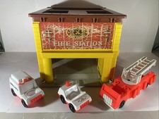 Fisher Price 1979 Vintage Play Family Fire Station 928 Little People Bell Works