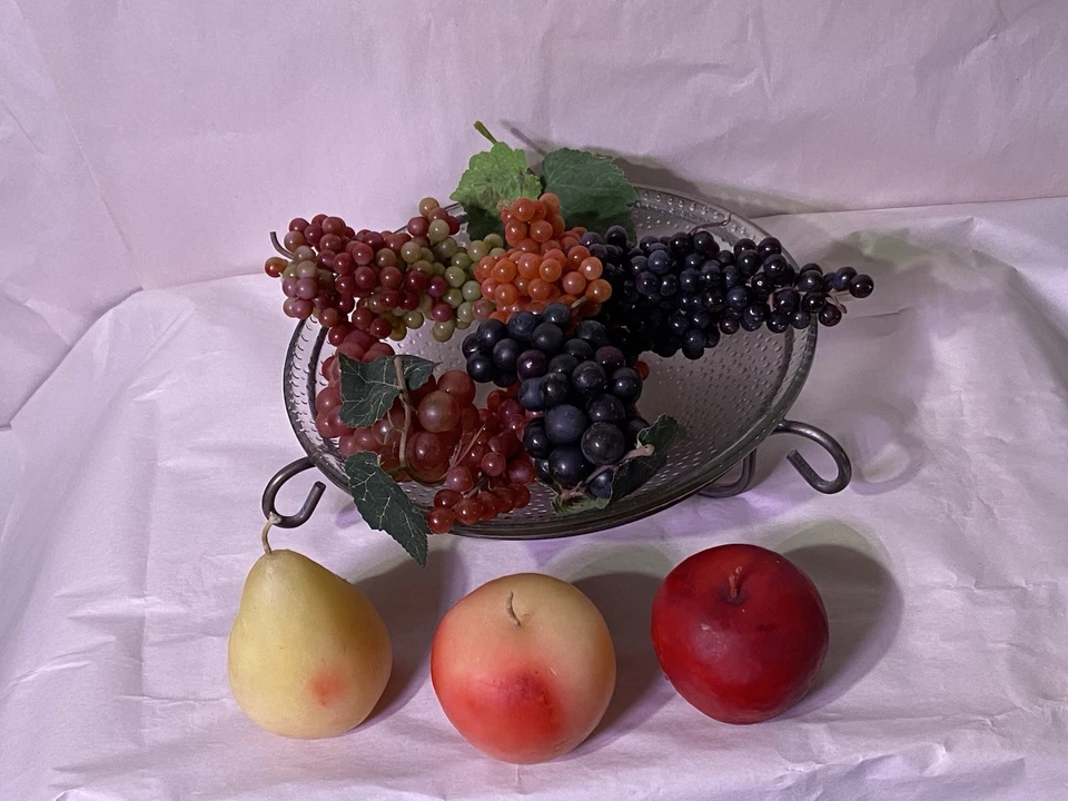 Soporte de Hierro Fruta Primitiva RARA Fruta Cera Manzana Peras Plástico Uvas Cuenco de Vidrio Foto 3 de 4