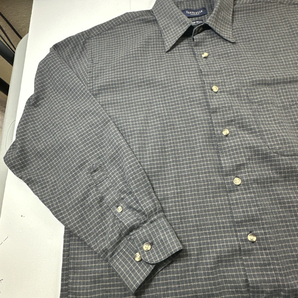 Van Heusen Men’s Button Down Long Sleeve Dress Shirt Navy M 15-15 1/2 #0745 - Image 4 of 4