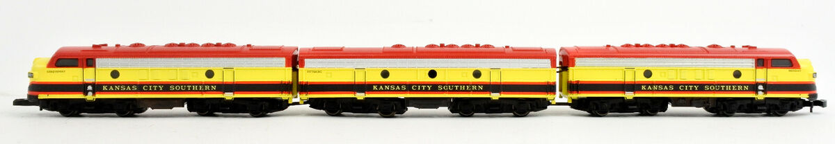 MARKLIN Z SCALE 88199 KANSAS CITY SOUTHERN EMD F7 A-B-A MARKLIN Z SCALE 88199 KANSAS CITY SOUTHERN EMD F7 A-B-A