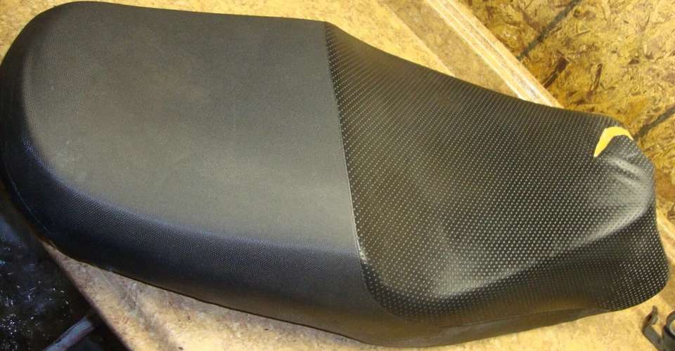 2003 Suzuki GSF1200 GSF 1200 Bandit Front Rear Seat Driver Passenger Ryder 03 - Image 2 of 4
