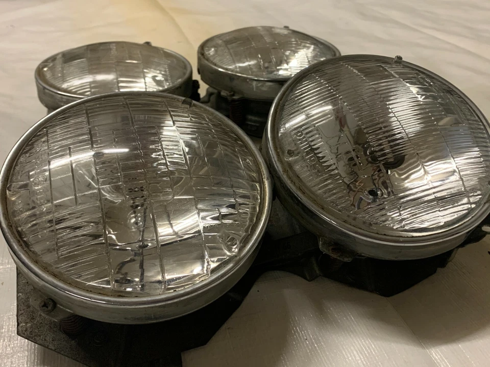 Faros delanteros Mercedes Benz 1968-1972 cucharones de luz anillos de retención panel de montaje Foto 3 de 4