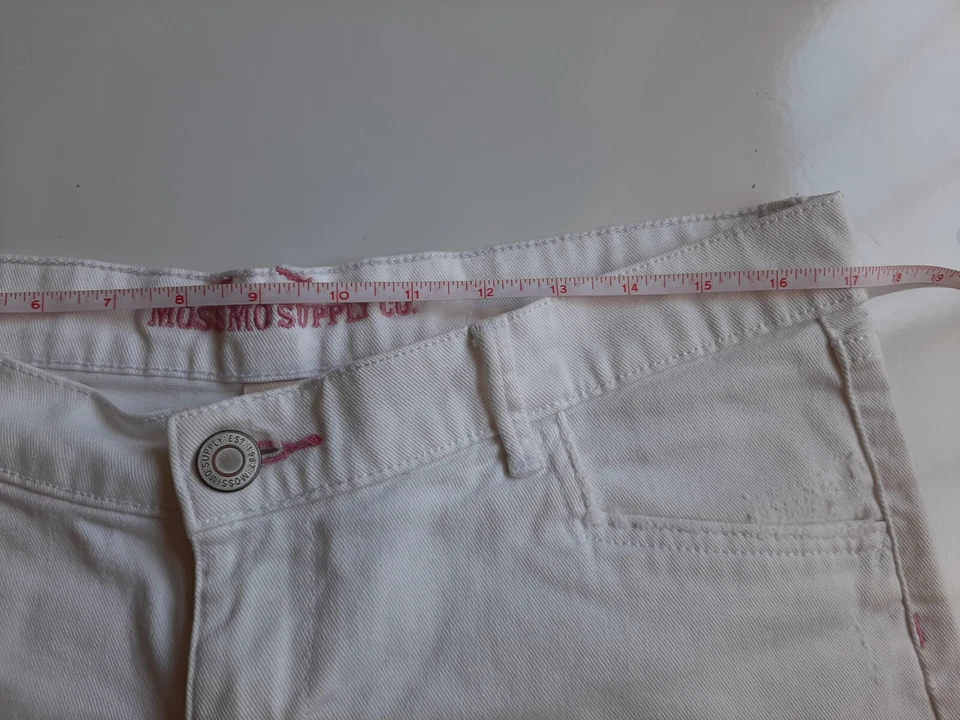 Mossimo Supply Co Women's White Jean Shorts Size 11 Nice Shorts - Image 3 of 4