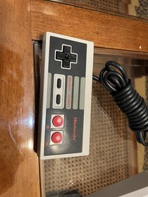 Nintendo NES 1985 Gray Video Game Console with Controllers and Games