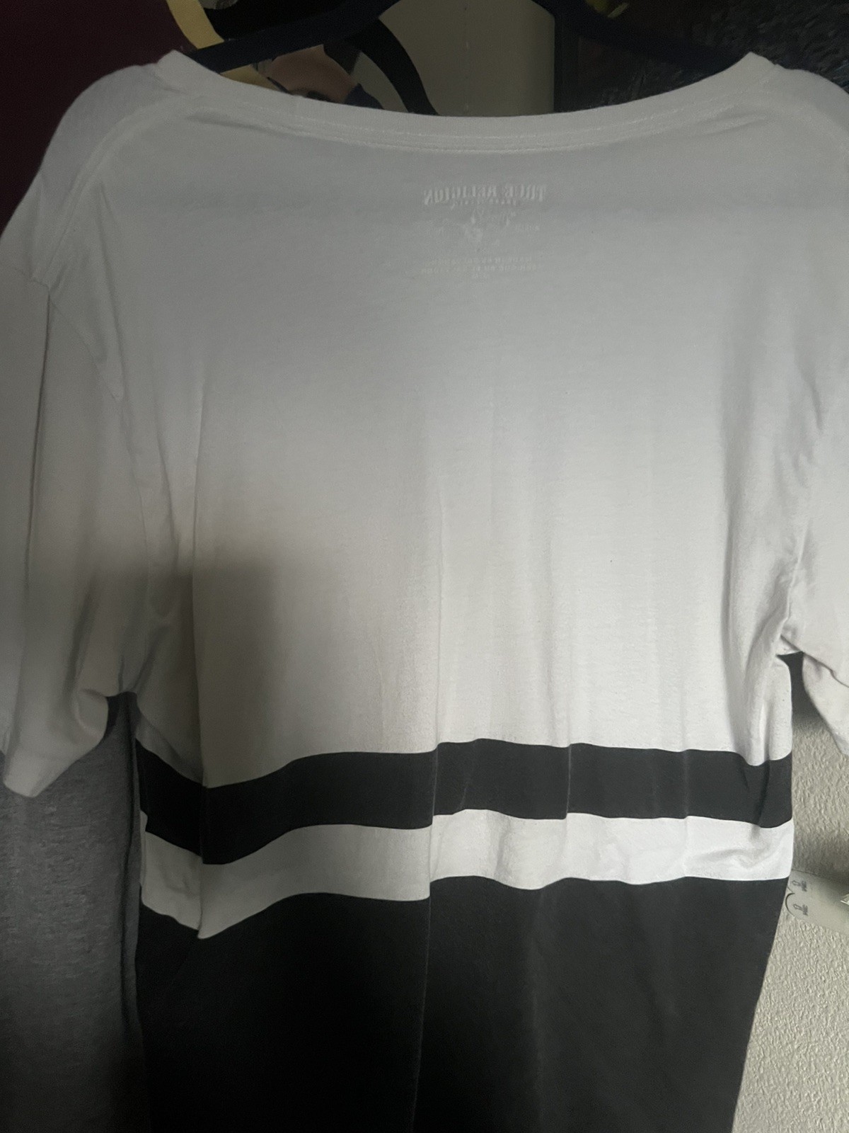 TRUE RELIGION Black White WORLD TOUR Long Sleeve Designer Graphic T-shirt medium thumbnail 2