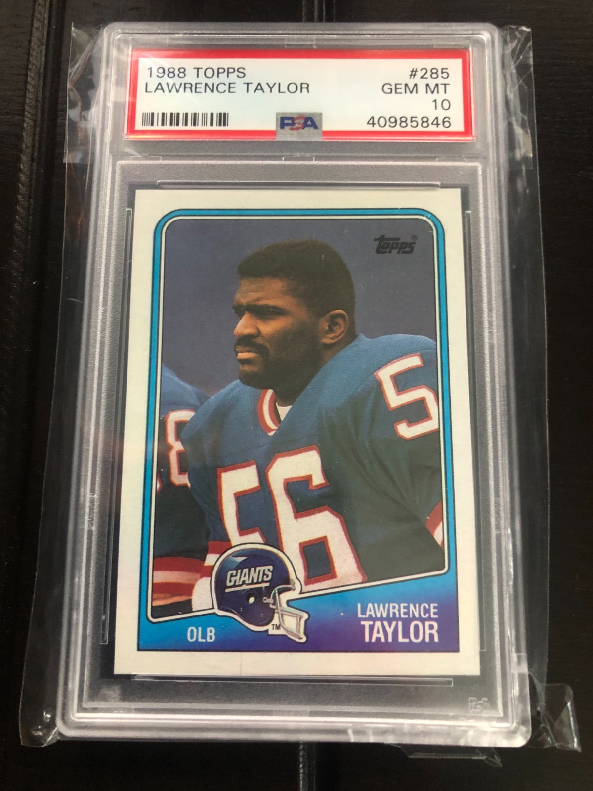 1988 TOPPS LAWRENCE TAYLOR GIANTS #285 PSA 10 GEM MINT