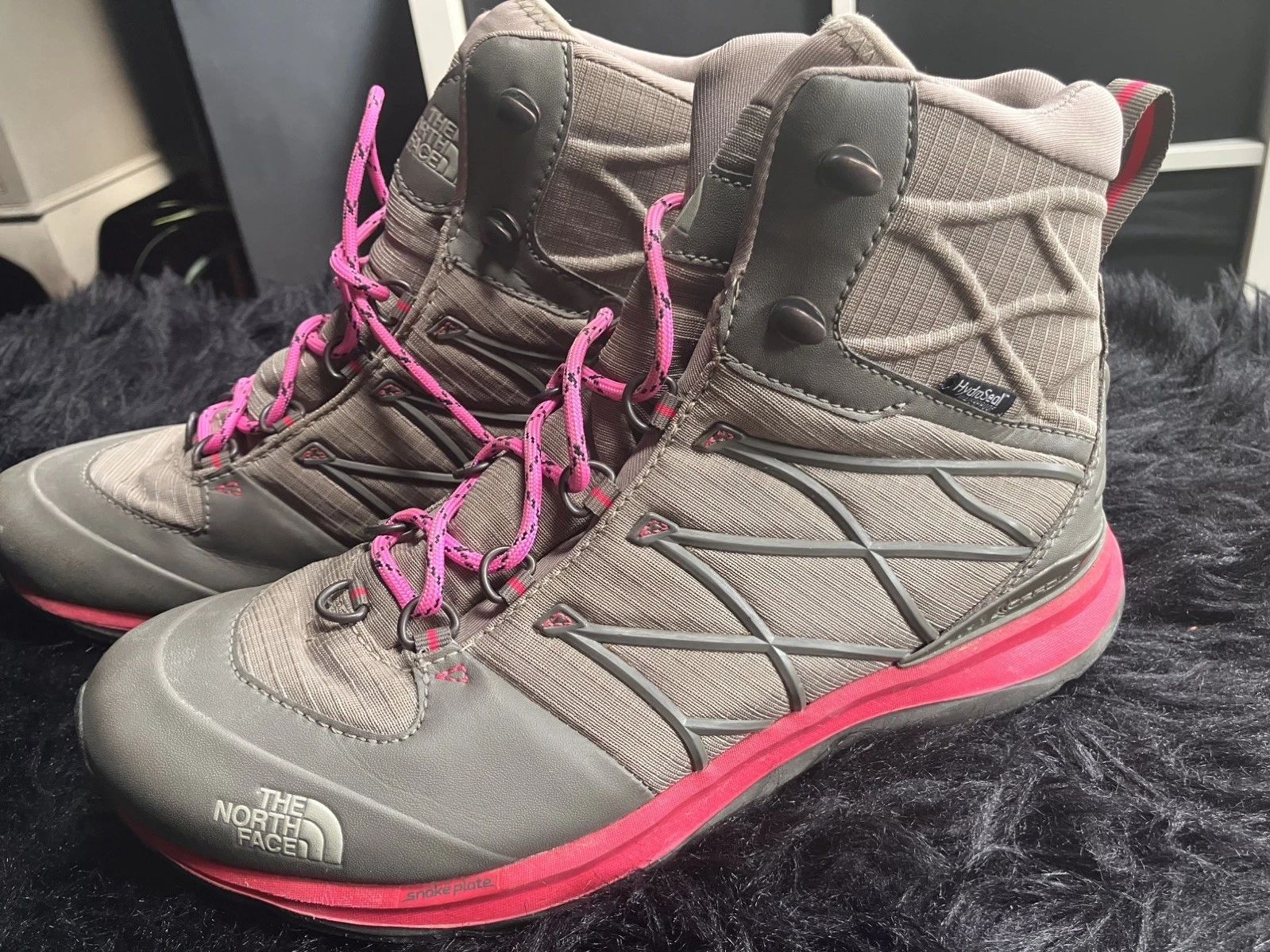 North Face Women’s size 7 Arctic Guide Waterproof Gray Pink Lace Up Boots Hiking
Opens in a new wind