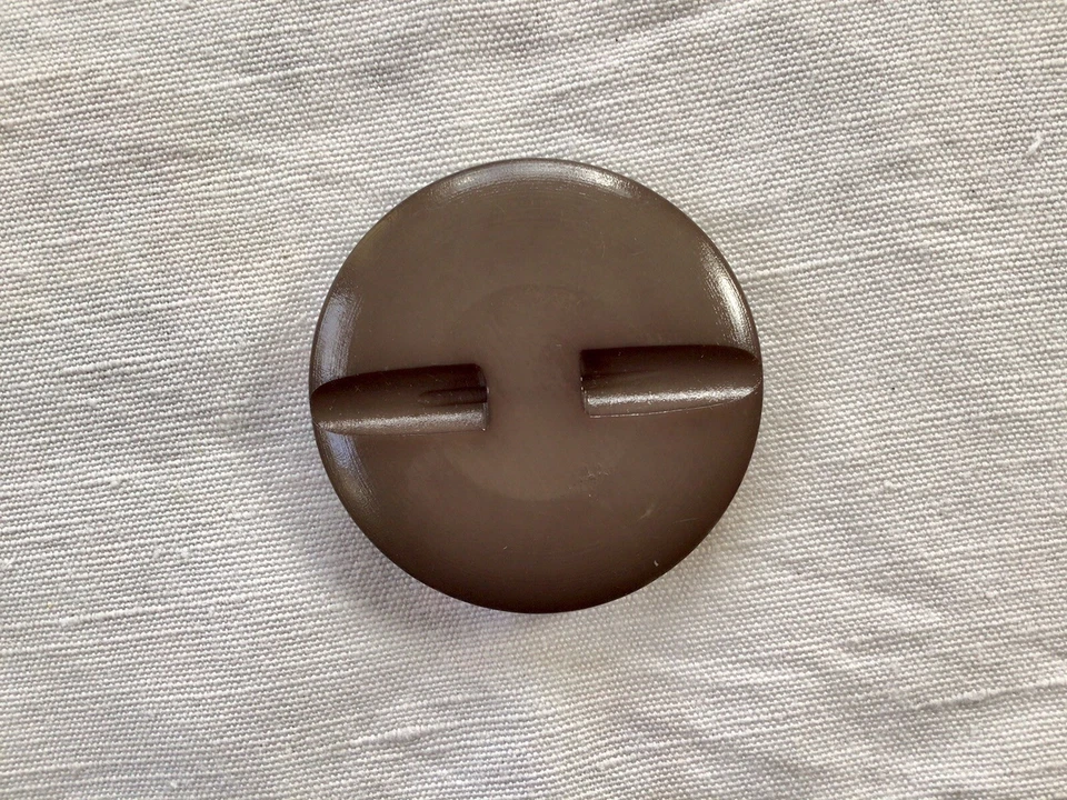 Large Brown Button 43.6mm Diameter Excellent Condition. - Image 2 of 3